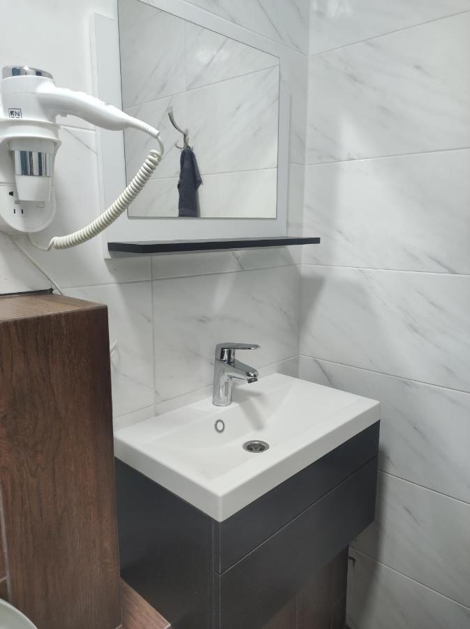 Apartment On Zarwanska Street Kam'janec'-Podil's'kyj Esterno foto